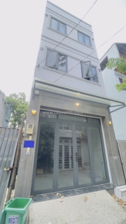 Xuất cảnh cần bán gấp nhà mới 3 tầng ôtô ngủ trong nhà quận 7, sổ đẹp vuông vức