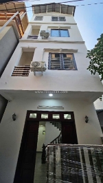 Ỷ la - diện tích to - 3 thoáng - ngõ rộng, thông - gần phố - ô tô - full nội