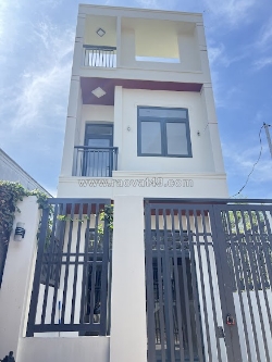 Bán nhà 2 lầu 1 trệt gần sân vận đông dĩ an bình dương