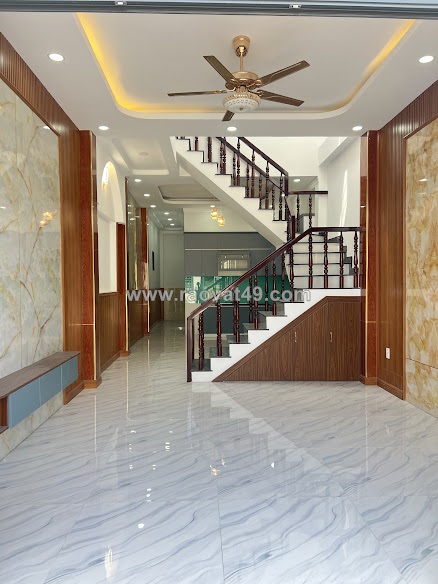 Bán nhà 2 lầu 1 trệt gần sân vận đông dĩ an bình dương