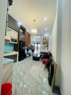 Căn góc mặt tiền 3 tầng mới xây, kinh doanh cực vip ngay tt quận 8, giáp quận 1