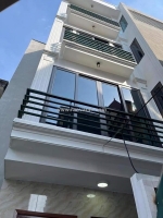 Bán nhà đông ngạc - bắc từ liêm ; dt33m2 , mt5,m , 5 tầng - giá hơn 5 tỷ-  để ở