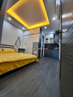 Bán nhà hoàng quốc việt thang máy vù vù, gần phố, 30m ô tô, ở và kinh doanh