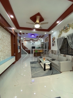 Bán nhà q7 căn góc 2 tầng nở hậu hơn 7m, không qui hoạch, nhà rất rộng thoáng mát