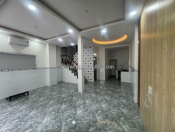 Bánnhà cách20m ra quangtrung p10 gòvấp ngang5.5m 3tầng 5tỷ3tl hoàncông