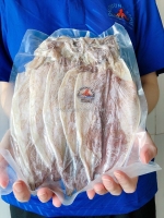 Bầu 4 tháng ăn mực khô được không