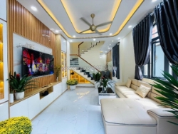 Giáp phúnhuận,bánnhà mt trươngđăngquế p.3 gòvấp ngang4,5m 2tầng 6tỷx