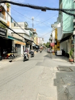 Hxh đỗ cửa ngay đh công thương - ngang 4m - 4 tầng btct - chỉ hơn 3 tỷ