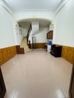 Nhà đẹp đón tết - lô góc hoàng quốc việt - 35m2 x 4 tầng - 7.2 tỷ - ngõ ba gác