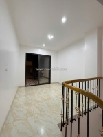 Nhà mới đẹp, full nội thất – 3 bước ra ôtô đỗ – trước nhà rộng – thông khắp