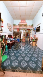 Sát mặt tiền đoàn văn bơ q4 
ngang  3.4 dài 13.5 nở hầu 4.5 
hơn 3 tỷ