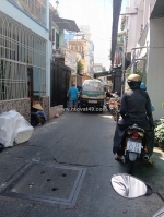 Sát mặt tiền đoàn văn bơ  xe hơi ngay nhà q4 
ngang 5.1 dài  m 
dưới 79