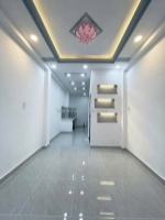 Sát mặt tiền đường xe hơi 
có 10 m 
đường trước nhà 3 m 
diện tích sử dụng