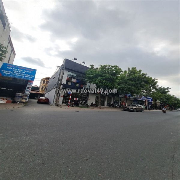 ~/Img/2025/10/-ban-nha-rieng-phan-lo-dep-tai-dong-du-gia-lam-gan-truc-chinh-o-to-lh-02.jpg