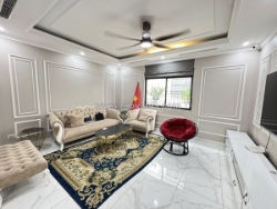 Bán căn nhà bên ngõ phố vọng, gara, sống vip, kd đỉnh, 81m,thang máy, nhỉnh 25