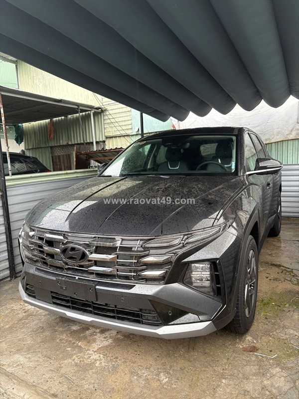 ~/Img/2025/10/ban-hyundai-tucson-20-xang-dac-biet-mau-den-2025-01.jpg