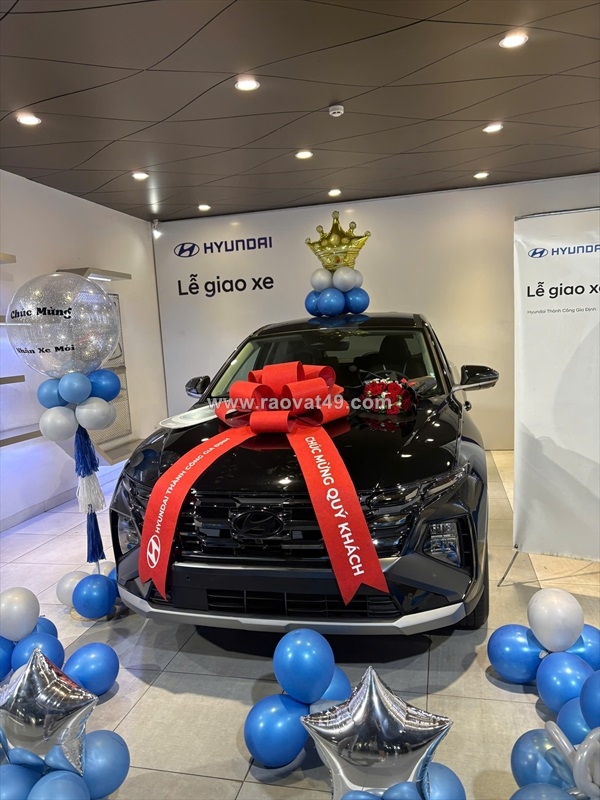 ~/Img/2025/10/ban-hyundai-tucson-20-xang-dac-biet-mau-den-2025-02.jpg