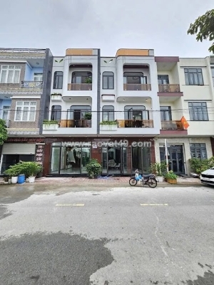 Bán nhà 1 trệt 2 lầu gần làng đại học thủ đức