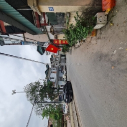 Bán nhà 2 tầng đặng xá, gia lâm. đường 10m trục chính view thoáng. dưới 7 tỷ.