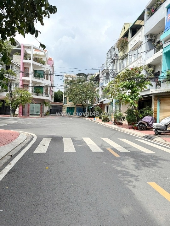 ~/Img/2025/10/ban-nha-5-tang-mt-duong-noi-bo-khu-dong-dieu-p4-q8-gia-125-ty-tl-01.jpg