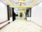 Bán nhà 52m 5 tầng thang máy cực mới ở ngay ngõ 310 nghi tàm tây hồ