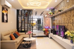 Bán nhà 60m² 4pn hẻm thông gần chợ hạnh thông tây giá 4.x tỷ tl
