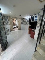 Bán nhà âu cơ m2 , 3 tầng 2pn shr chỉ 2 tỷ 1