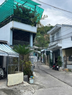 Bán nhà cấp 4 đường dương văn nga - vĩnh hải – nha trang, đường ô tô vào tận