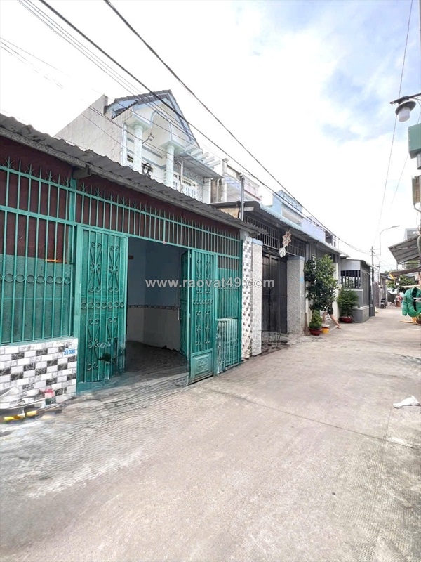 ~/Img/2025/10/ban-nha-cap-4-shr-5-x-20m-trinh-thi-doi-dong-thanh-hoc-mon-hem-xe-hoithong-01.jpg