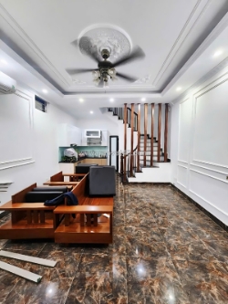 Bán nhà cầu giấy trung tâm quận, 30m² x 5 tầng, hơn 7 tỷ – gần nguyễn khang, quan hoa