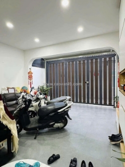Bán nhà hxh 5m lãnh binh thăng - ngay lê đại hành, 3 tháng 2, 5,5x12m, 3 tầng,