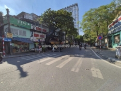 Bán nhà mặt phố núi trúc, ba đình - 137m² x 4t - 2 mặt tiền - vỉa hè rộng- kinh