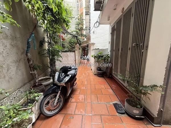 ~/Img/2025/10/ban-nha-ngoc-khanh-giang-vo-nha-dep-dan-xay-42m2x5t-985-ty-01.jpg
