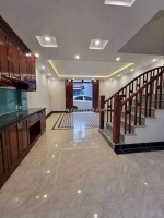 Bán nhà nguyễn văn cừ 52 m2 x5tầng- xe tải 3 tấn vào tận cổng giá 11,8 tỷ