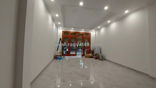 ~/Img/2025/10/ban-nha-phan-lo-bo-cong-an-khuong-ha-o-to-45-cho-do-cua-46m-no-hau-gia-148-ty-02.jpg