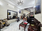 Bán nhà phố nguyễn khang ở kinh doanh ngõ thông ô tô 7 chỗ vào nhà giá  tỷ