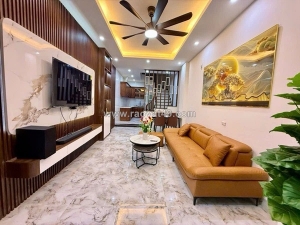 Bán nhà trần khát chân 31/36m2. 5 tầng. mặt tiền 3.5m giá 8.9 tỷ hai bà trưng