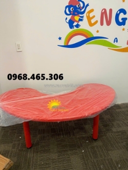 Bàn oval mầm non, bán bán nguyệt mầm non nhập khẩu