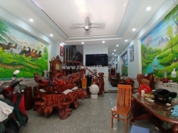 Bán siêu phầm 4 tầng,có thang máy đức,đường 14m,gần đhqg tphcm