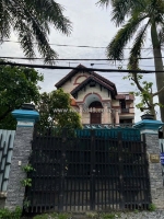 Biệt thự sân vườn “đại gia” (19.8x25) mặt tiền đường ngay công viên phần mềm