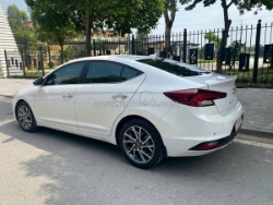 Chính chủ bán xe elantra sx 2020 at bản sport