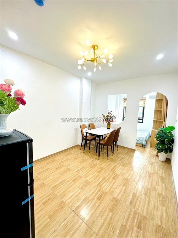 ~/Img/2025/10/cho-thue-1pk-1ngu-dep-thoang-cua-so-gia-re-tai-110-tran-duy-hung-01.jpg
