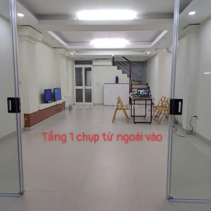Cho thuê nhà 5 tầng,view cạnh 3 hồ,oto đỗ trước cửa nhà số 144/23b quan nhân,