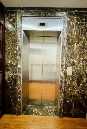 Cho thuê nhà mới, lô góc, giảng võ, thang máy, 121m2x 4t vỉa hè 50 tr