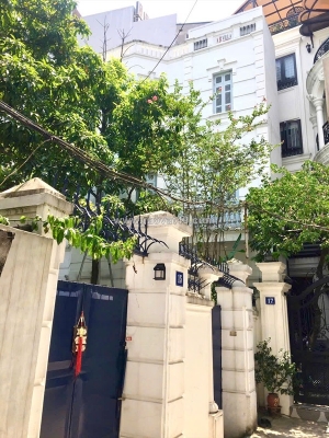 Cho thuê nhà riêng 100m² có sân vườn kiểu biệt thự pháp tại hồng tiến, bồ đề.