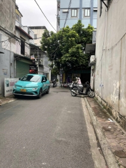 Chủ cần bán 31 m2 đất học viện nông nghiệp, giá chỉ 6.82 tỷ, lh 0985865658