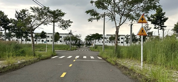~/Img/2025/10/dat-dep-gia-tot-chinh-chu-can-ban-2-lo-dat-tai-tru-van-tho-bau-bang-tp-02.jpg