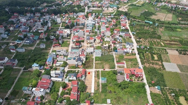 ~/Img/2025/10/dat-dep-to-9-quang-minh-me-linh-gan-kcn-quang-minh-va-truong-cd-y-duoc-tue-02.jpg