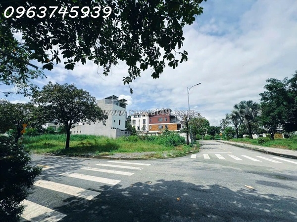 ~/Img/2025/10/dat-hiem-2-mat-tien-khu-do-thi-thuan-an-binh-duong-ngang-10m-x-20m-thich-hop-02.jpg