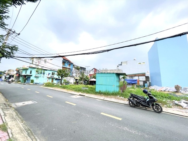 ~/Img/2025/10/dat-tho-cu-mat-tien-xe-tai-tranh-102m24x26m-chi-599-ty-gan-la-xuan-oai-tang-01.jpg